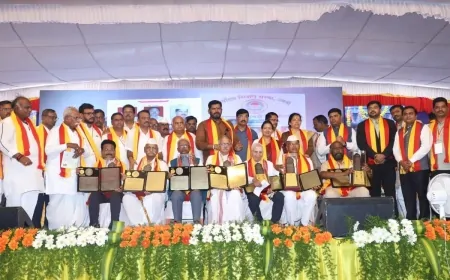 ವಿಜೃಂಭಣೆಯಿಂದ ಜರುಗಿದ ಕರ್ನಾಟಕ ಸಂಭ್ರಮ-50: ಗಡಿನಾಡ ಚೇತನರಿಗೆ ಪ್ರಶಸ್ತಿ ಪ್ರದಾನ