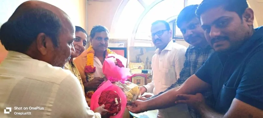 ಬ್ಯಾಂಕ್ ಆಫ್ ಬರೋಡ ಶಾಖೆ ನಿವರಗಿಯಿಂದ ಅಜೀತ ಮುತ್ತಿನ ದಂಪತಿಗೆ ಸನ್ಮಾನ