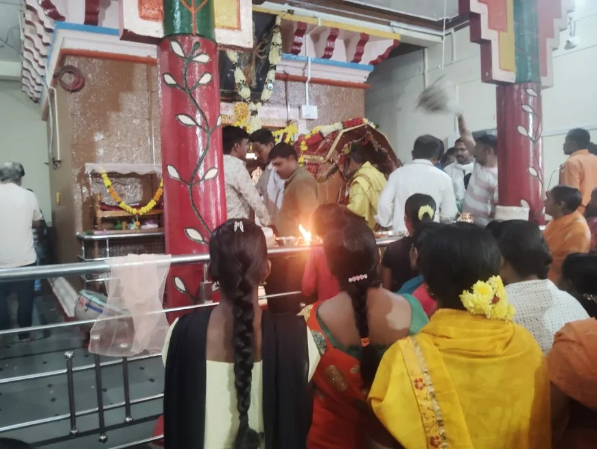 ಅದ್ದೂರಿ ಅಂಬಾಭವಾನಿ ಛಬಿನಿ ಮೆರವಣೆಗೆ