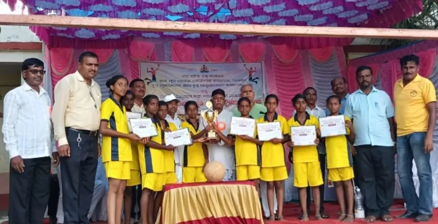 ವಾಲಿಬಾಲ್ ಪಂದ್ಯಾಟದಲ್ಲಿ ರೋಚಕ ಗೆಲುವು  ಆಲಮಟ್ಟಿ ಶಾರದಾ ಶಾಲಾ ತಂಡ 8 ನೇ ಬಾರಿಗೆ ವಿಭಾಗ ಮಟ್ಟಕ್ಕೆ ಆಯ್ಕೆ