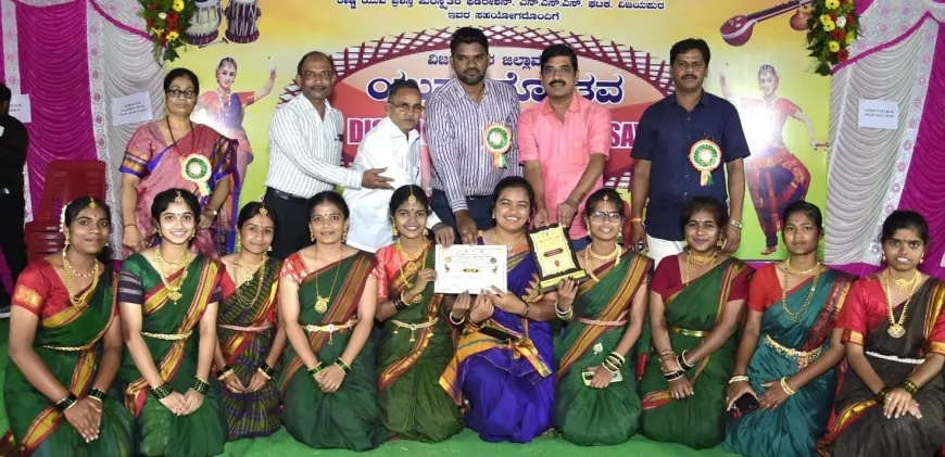 ಯುವಜನೋತ್ಸವ:  ವಿಜೇತ ಸ್ಪರ್ಧಾಳುಗಳಿಗೆ ಬಹುಮಾನ ವಿತರಣೆ