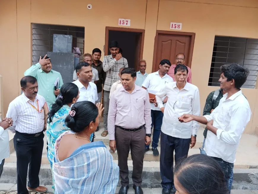 ಮನೆಗಳ ಕಾಮಗಾರಿ ತುರ್ತಾಗಿ ಪೂರ್ಣಗೊಳಿಸಿ : ಜಿಲ್ಲಾಧಿಕಾರಿ ಟಿ.ಭೂಬಾಲನ್ ನಗರ ಪರಿವೀಕ್ಷಣೆ