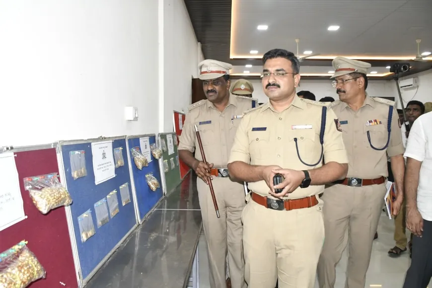 ಎಸ್ಪಿ ಲಕ್ಷ್ಮಣ ನಿಂಬರಗಿ ನೇತೃತ್ವದಲ್ಲಿ ಭರ್ಜರಿ ಕಾರ್ಯಾಚರಣೆ : ಚಿನ್ನ ಕದ್ದ ಮೂವರ ಹೆಡೆಮುರಿ ಕಟ್ಟಿದ ಜಿಲ್ಲಾ ಖಾಕಿ ಪಡೆ