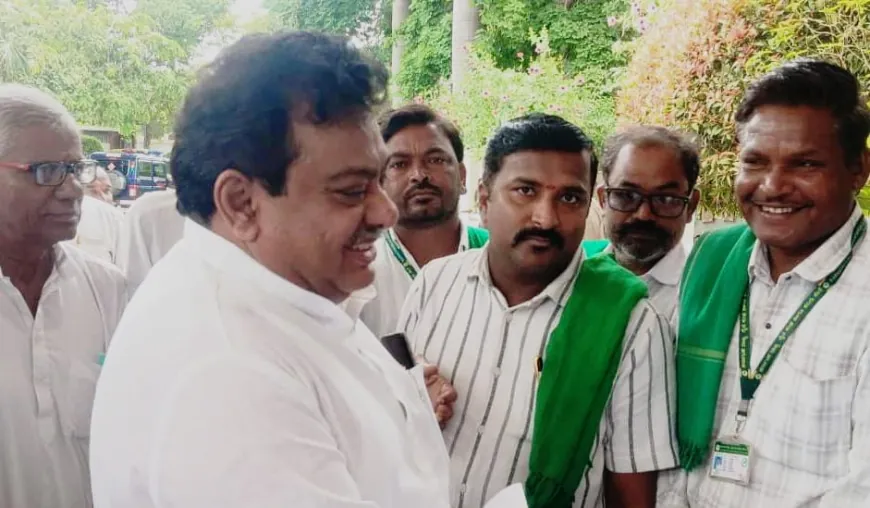 ಸಮಸ್ಯೆ ಬಗೆಹರಿಸುವಂತೆ ಸಚಿವ ಎಂ ಬಿ ಪಾಟೀಲಗೆ ರೈತಸಂಘ ಮನವಿ