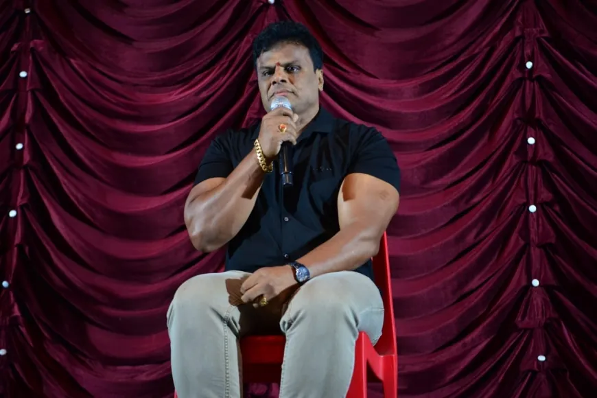 ಅಪ್ಪನ ಆಸೆ ಈಡೇರಿಸಲು 101  ಜನರಿಗೆ ಕಾಶಿಯಾತ್ರೆ ಮಾಡಿಸುತ್ತಿರುವ ಜಿಮ್ ರವಿ