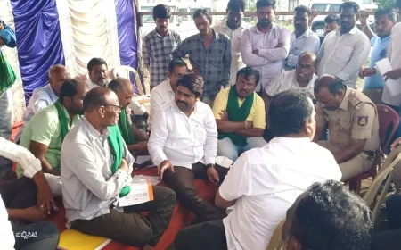 ಅಧಿಕಾರಿಗಳಿಂದ ಧರಣಿ ನಿರತರ ಮನವಲಿಕೆಗೆ ಪ್ರಯತ್ನ ; ವಿಫಲ