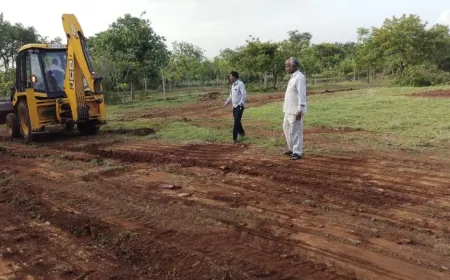 ವಲಯ ಮಟ್ಟದ ಪ್ರೌಢಶಾಲಾ ಕ್ರೀಡಾಕೂಟ ತಯಾರಿ : ಆಲಮಟ್ಟಿ ಶಾಲಾ ಗ್ರೌಂಡ್ ನಲ್ಲಿ ರನ್ನಿಂಗ್ ಟ್ರ್ಯಾಕ್ ಸಿದ್ದತೆ