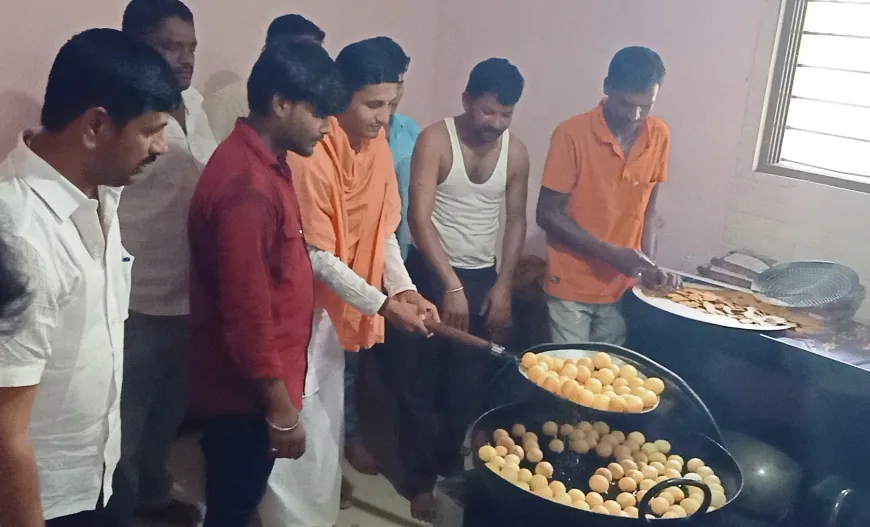 ಶ್ರೀ ಖಾಸ್ಗತ ಜಾತ್ರೋತ್ಸವದಲ್ಲಿ ಭಕ್ತರಿಗೆ ಪಾನಿಪುರಿ ಪ್ರಸಾದ