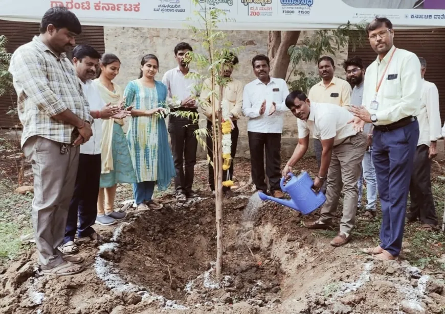 ತಾ.ಪಂ ಕಚೇರಿ ಆವರಣದಲ್ಲಿ ಸ್ವಚ್ಛ ಶನಿವಾರ ಅಭಿಯಾನ