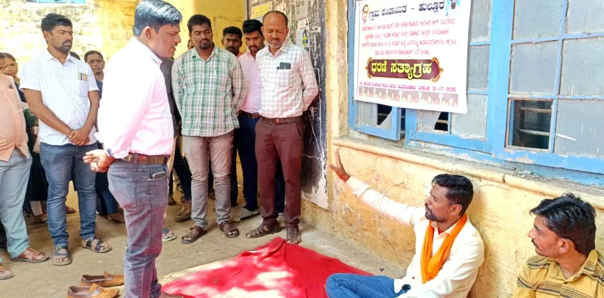 ಮುದ್ದೇಬಿಹಾಳ : ಗ್ರಾಪಂ ಸದಸ್ಯನ ಧರಣಿ ಅಂತ್ಯ : ಕೂಲಿ ಹಣ ಪಾವತಿಗೆ ಕ್ರಮದ ಭರವಸೆ