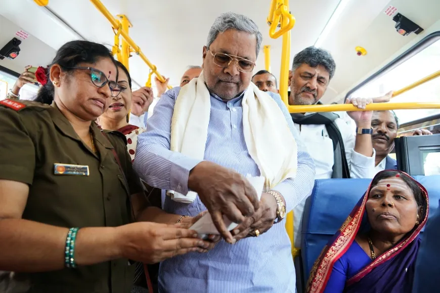 ರಾಜ್ಯದ ಮಹಿಳೆಯರಿಗೆ ಉಚಿತಪ್ರಯಾಣ ಕಲ್ಪಿಸಿದ ಶಕ್ತಿ ಯೋಜನೆ : 500ನೇ ಕೋಟಿ ಮಹಿಳೆಗೆ ಸಾಂಕೇತಿಕವಾಗಿ ಟಿಕೆಟ್ ವಿತರಿಸಿದ ಮುಖ್ಯಮಂತ್ರಿ