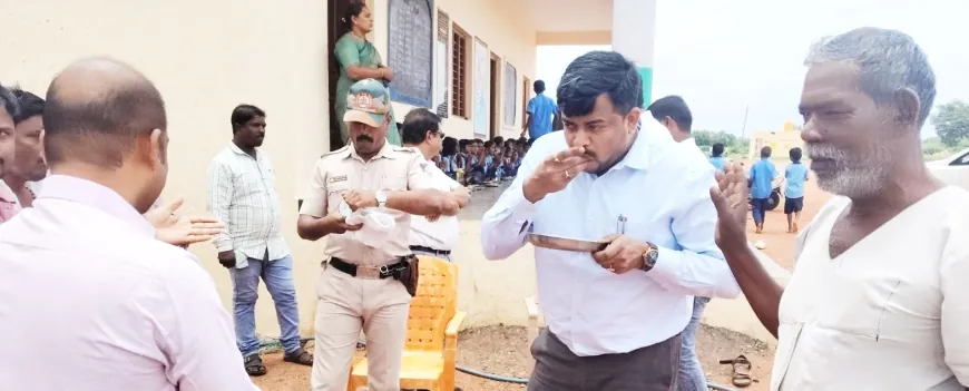 ಮಕ್ಕಳೊಂದಿಗೆ ಬಿಸಿಯೂಟ ಸವಿದ ಸಿಇಒ ರಿಷಿ ಆನಂದ