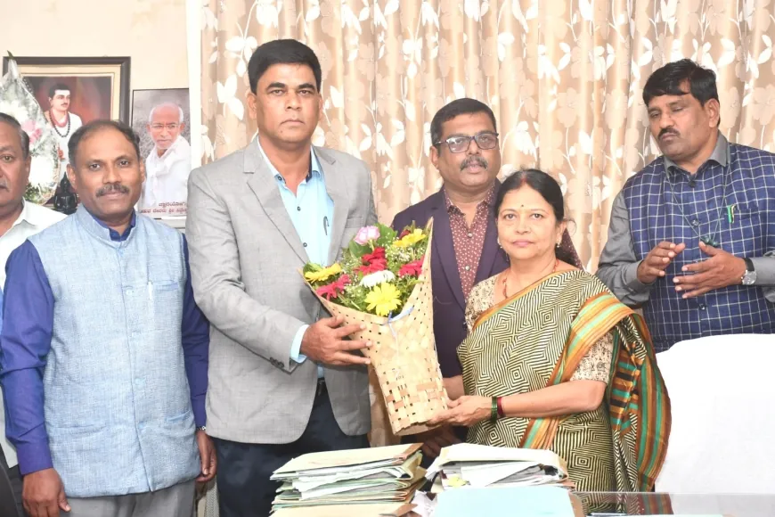 ಕುಲಸಚಿವರಾಗಿ ಪ್ರೊ.ಬಿ.ಎಲ್.ಲಕ್ಕಣ್ಣನವರ ಅಧಿಕಾರ ಸ್ವೀಕಾರ